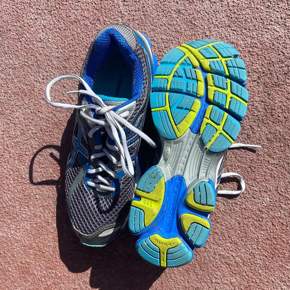 ASICS RUNNINGS SHOES